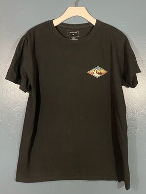 Quiksilver Men’s Black Regular Fit Graphic Print Short Sleeve Tee